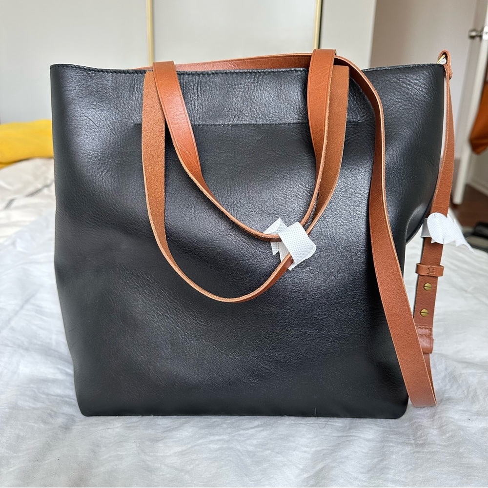 Madewell The Zip-Top Medium Transport Tote in True Black Brown